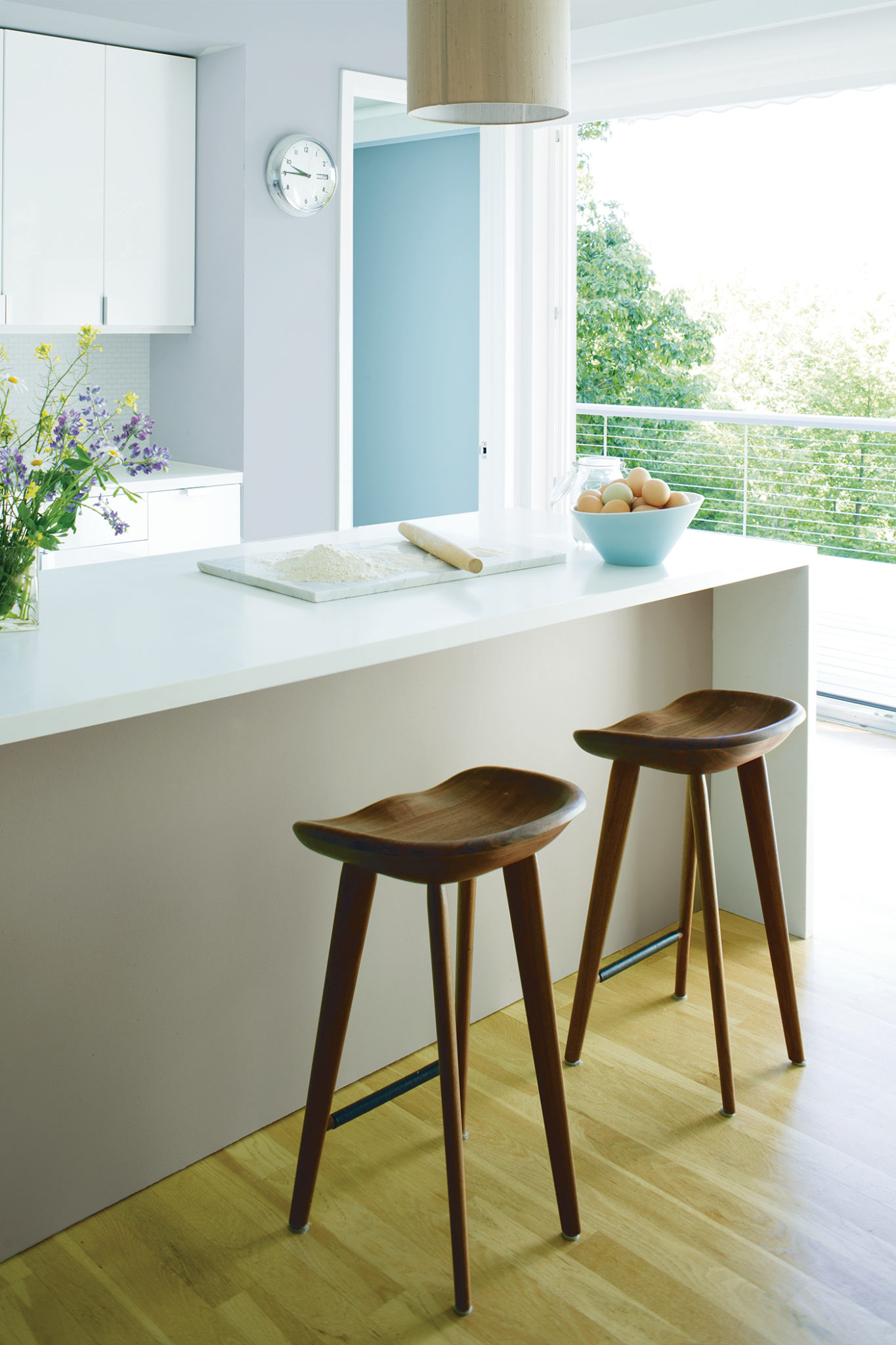 Modern Gray Kitchen With Wood Stools PaintPlace New York   Modern Gray Kitchen With Wood Stools Scaled 1 