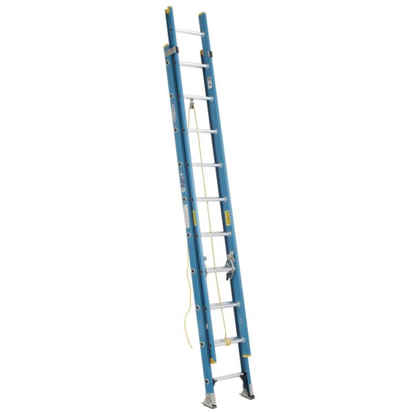 Werner 20 ft. H Fiberglass Telescoping Extension Ladder Type I 250 lb. capacity
