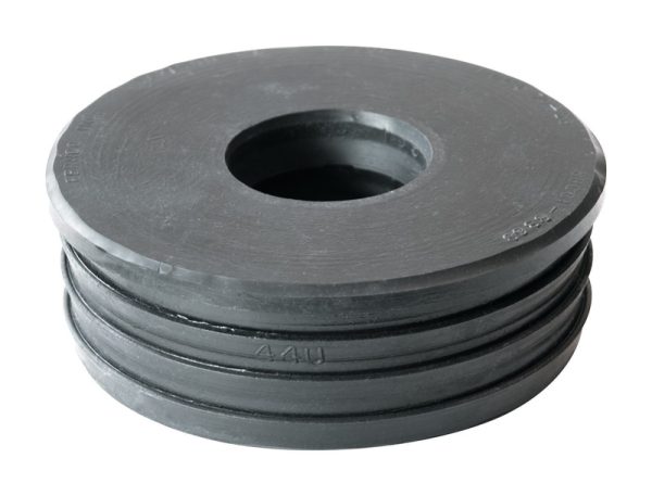 Fernco Schedule 40 4 in. Compression each X 1-1/2 in. D Compression PVC Donut Fitting