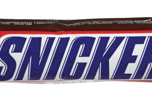 Snickers King Size Milk Chocolate, Peanuts, Caramel, Nougat Candy Bar 3.29 oz