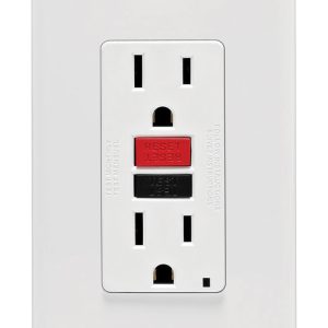 Leviton SmartlockPro 15 amps 125 V Duplex White GFCI Outlet 5-15R 1 pk